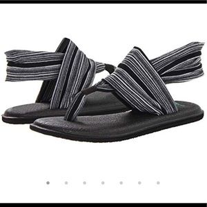 Sanuk Yoga Sling 2 sandal! Yoga mat bottom